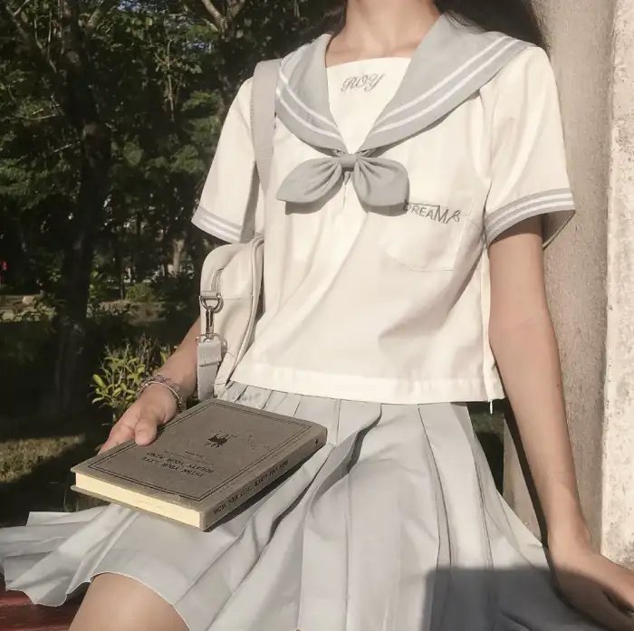 明天，我会成为谁的女友